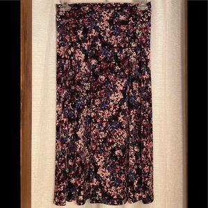 Multi floral pattern skirt.